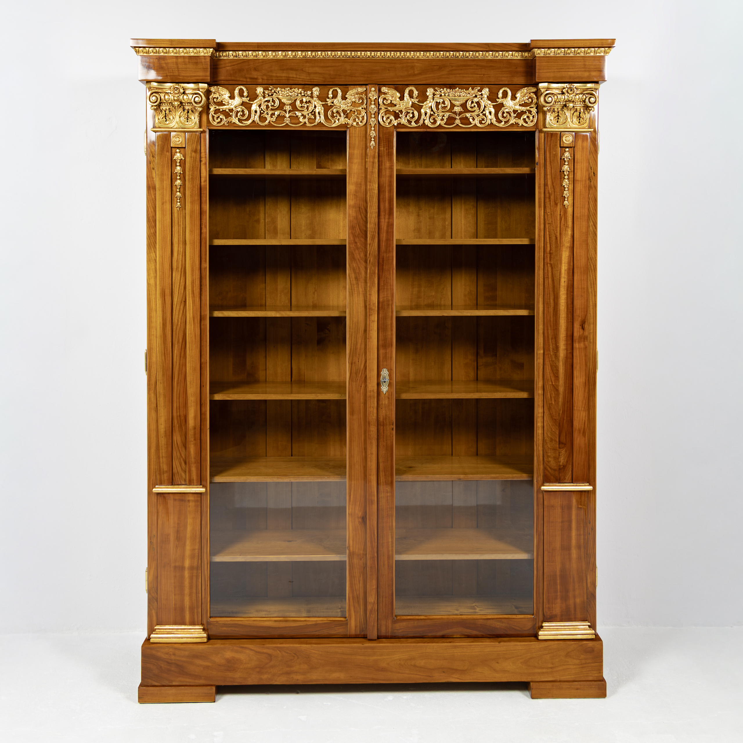 witryna-biblioteka-klasycyzm-czeresnia-zlocenia-antyk-stara.jpg